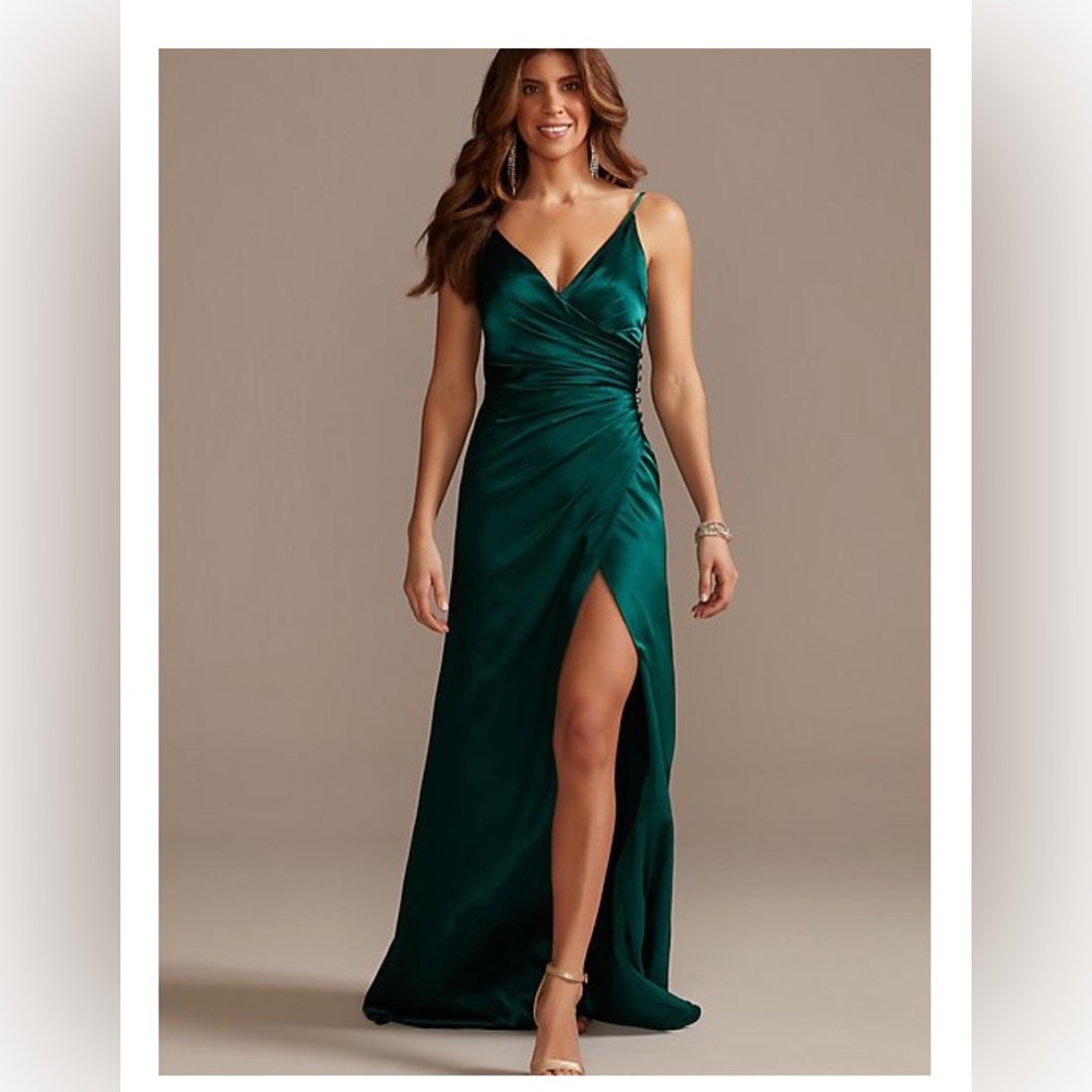 Never worn, size 4 in the color “gem”.